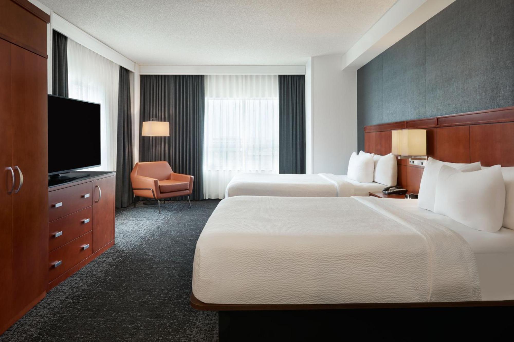 Courtyard By Marriott Calgary Airport Hotel Kültér fotó