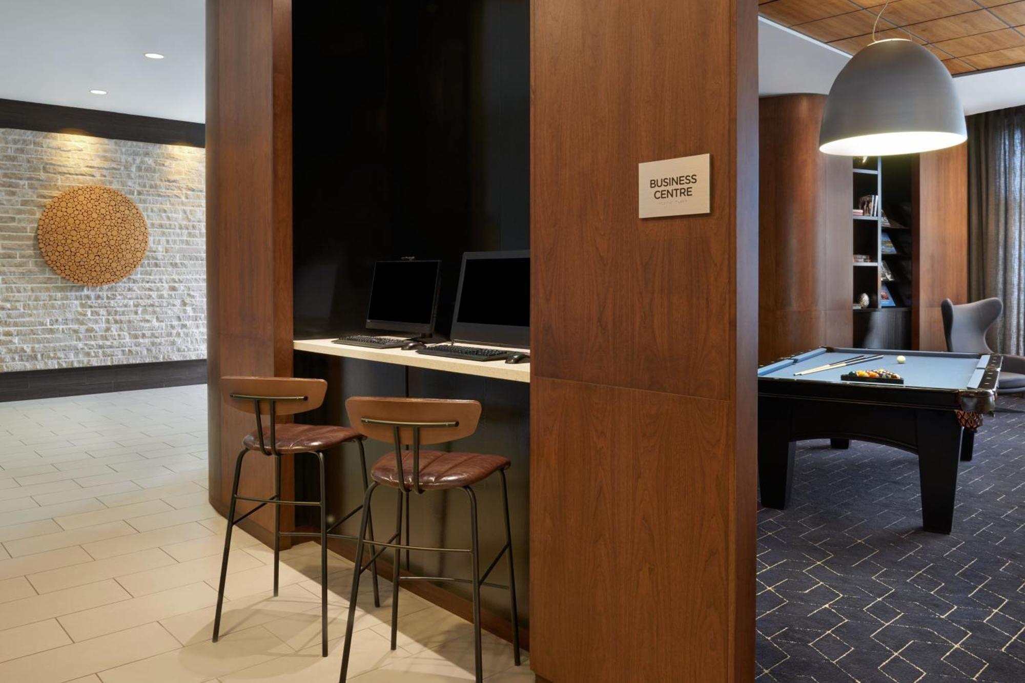 Courtyard By Marriott Calgary Airport Hotel Kültér fotó